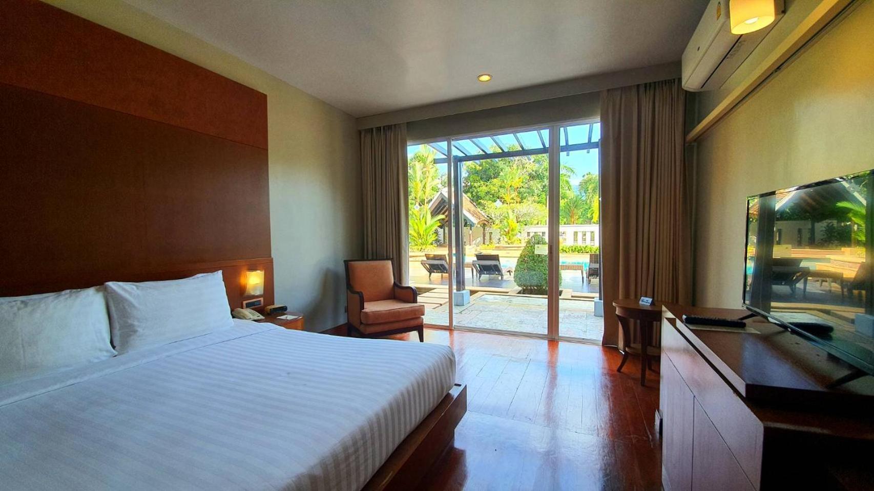 Mission Hills Phuket Golf Resort-Sha Extra Plus Por Bay Exterior photo