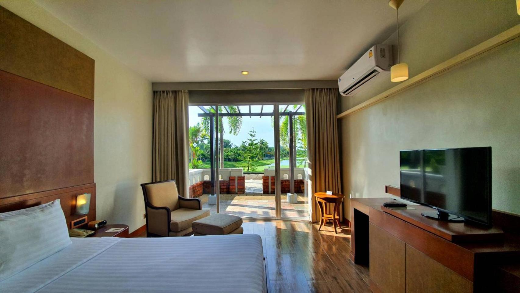 Mission Hills Phuket Golf Resort-Sha Extra Plus Por Bay Exterior photo