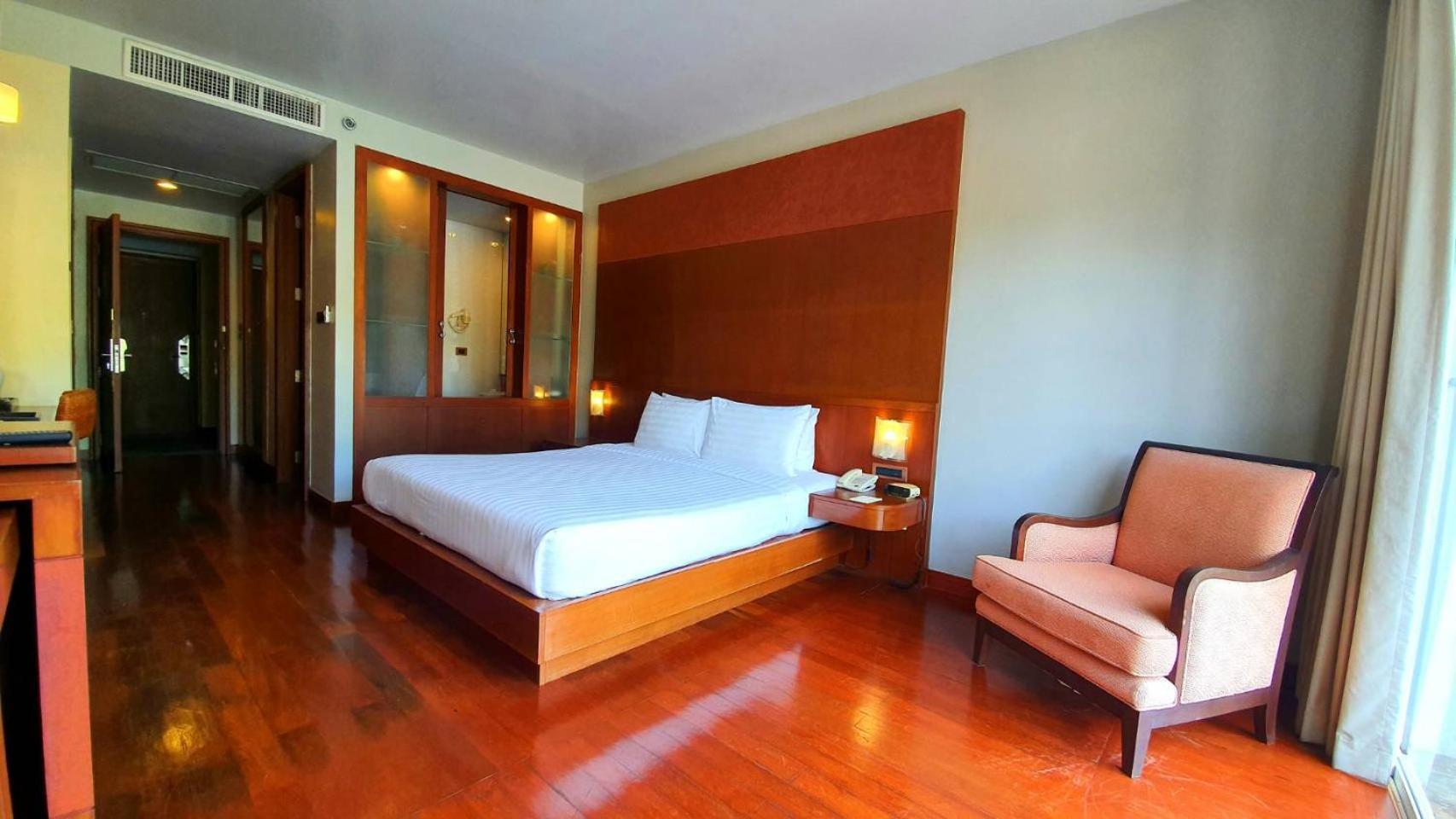 Mission Hills Phuket Golf Resort-Sha Extra Plus Por Bay Exterior photo